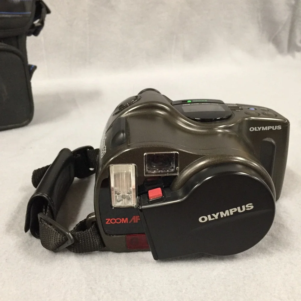 Olympus Infinity SuperZoom 330 35mm Film Camera 38-105mm Lens with Case Japan